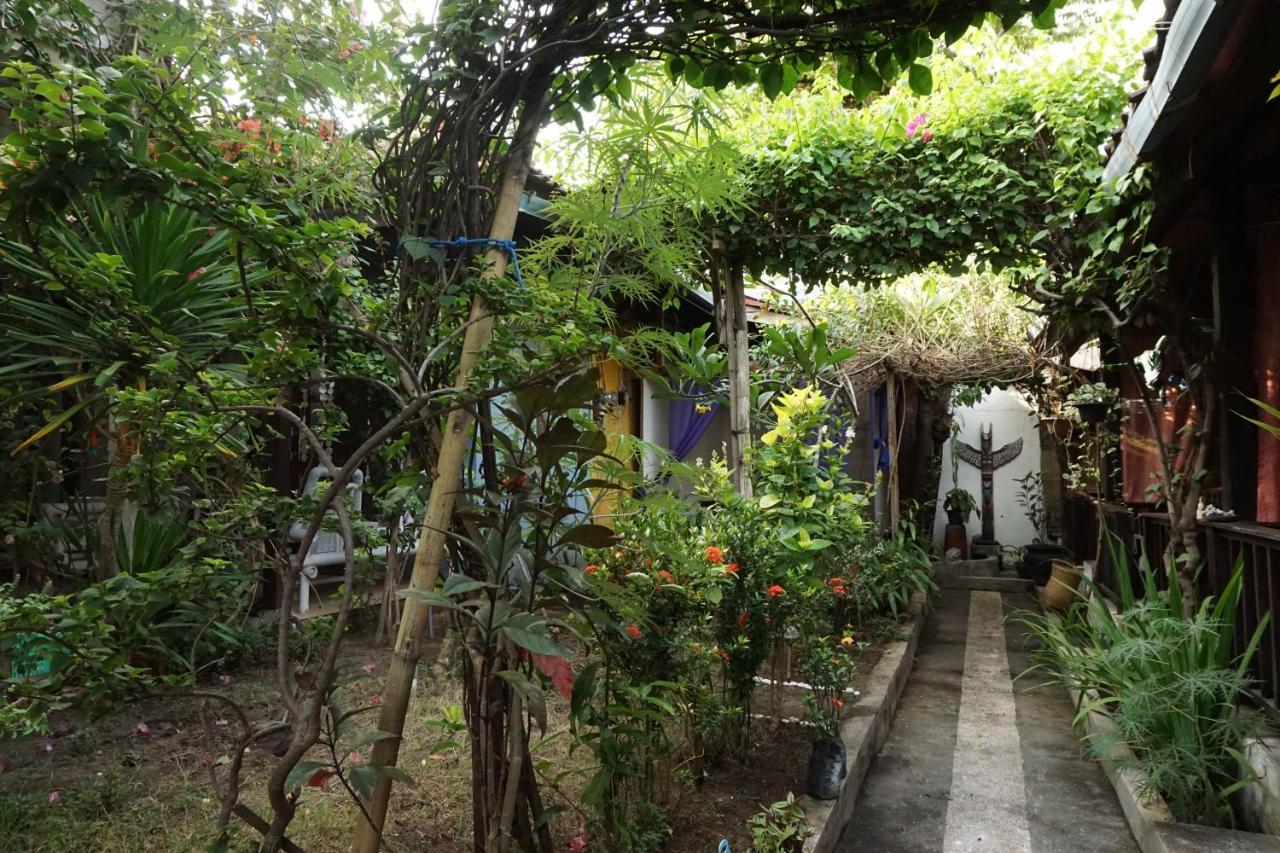 Bed and Breakfast Salon De Nomad Gili T. Gili Trawangan Zewnętrze zdjęcie