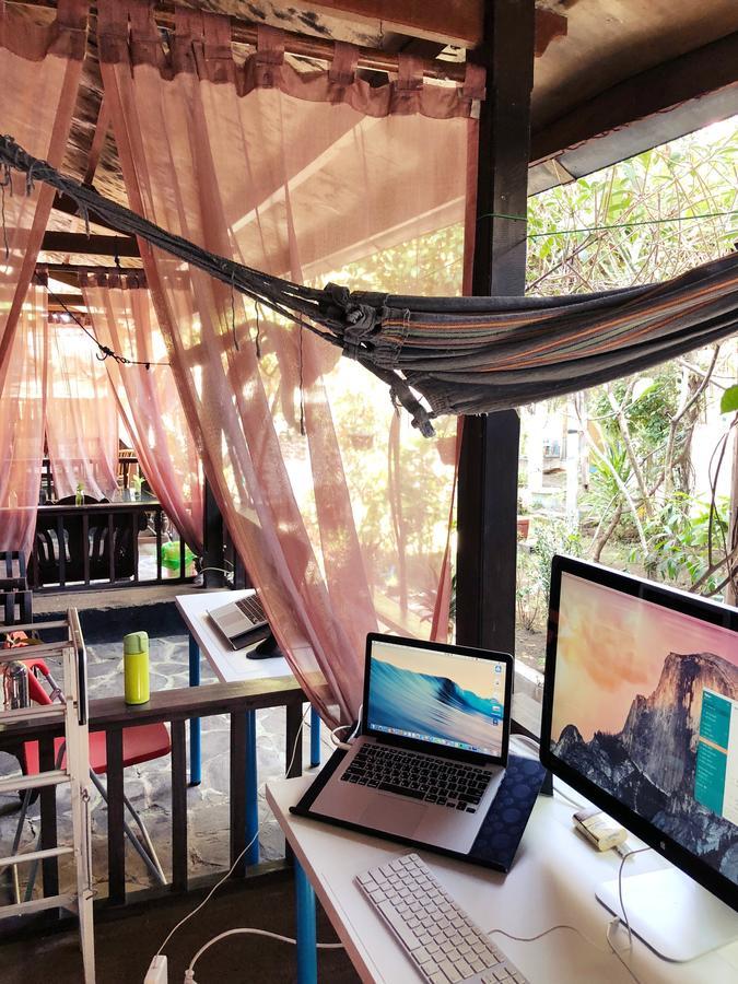 Bed and Breakfast Salon De Nomad Gili T. Gili Trawangan Zewnętrze zdjęcie